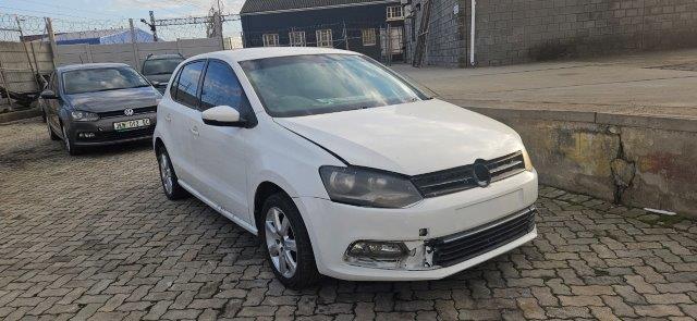 2013 VOLKSWAGEN POLO 1.4 COMFORTLINE 5DR